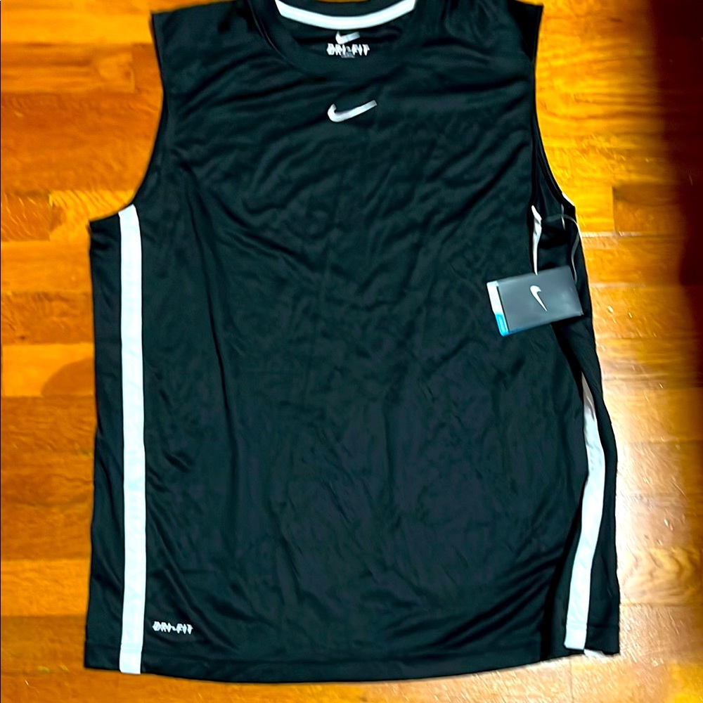 Nike Black and White Dri-FIT Sleeveless Shirt nwt. Size L DRI fit men’s